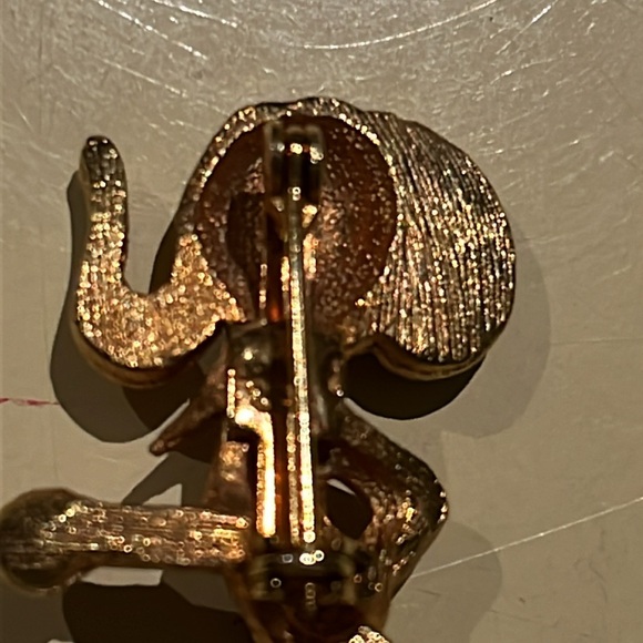 Mid Century Brooch or Pin Elephant Wearing Boxing Gloves Gold Tone, Rhinestones - Picture 5 of 7